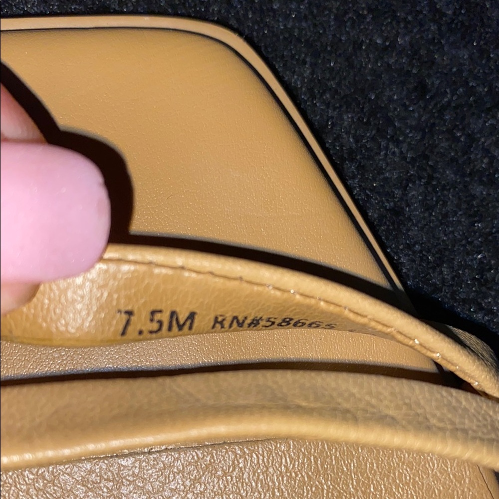 Caslon Women's Tan Strappy Sandals - Picture 4 of 4